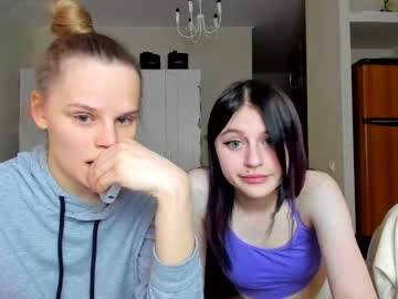 couple New Asian Webcam Girls with sophie_and_rachelss