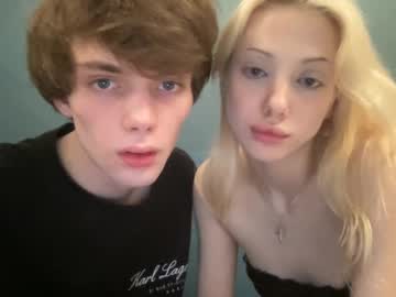 couple New Asian Webcam Girls with sweeetiee_couple