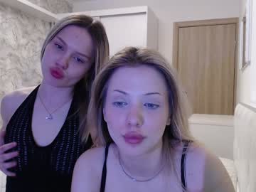 couple New Asian Webcam Girls with alice_nika