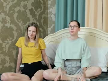 couple New Asian Webcam Girls with lisa_alice0